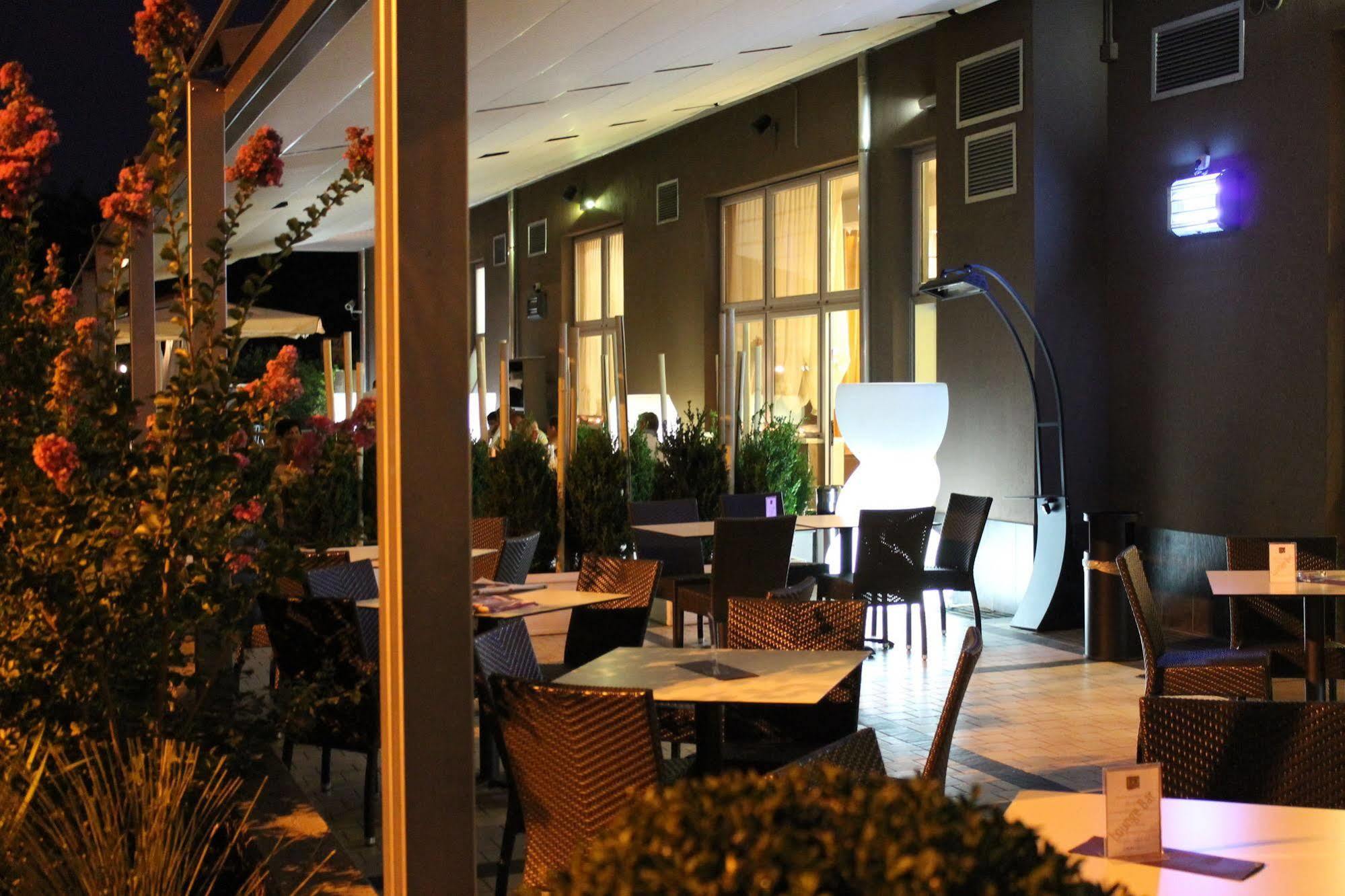 Eq Hotel Travagliato Exterior photo